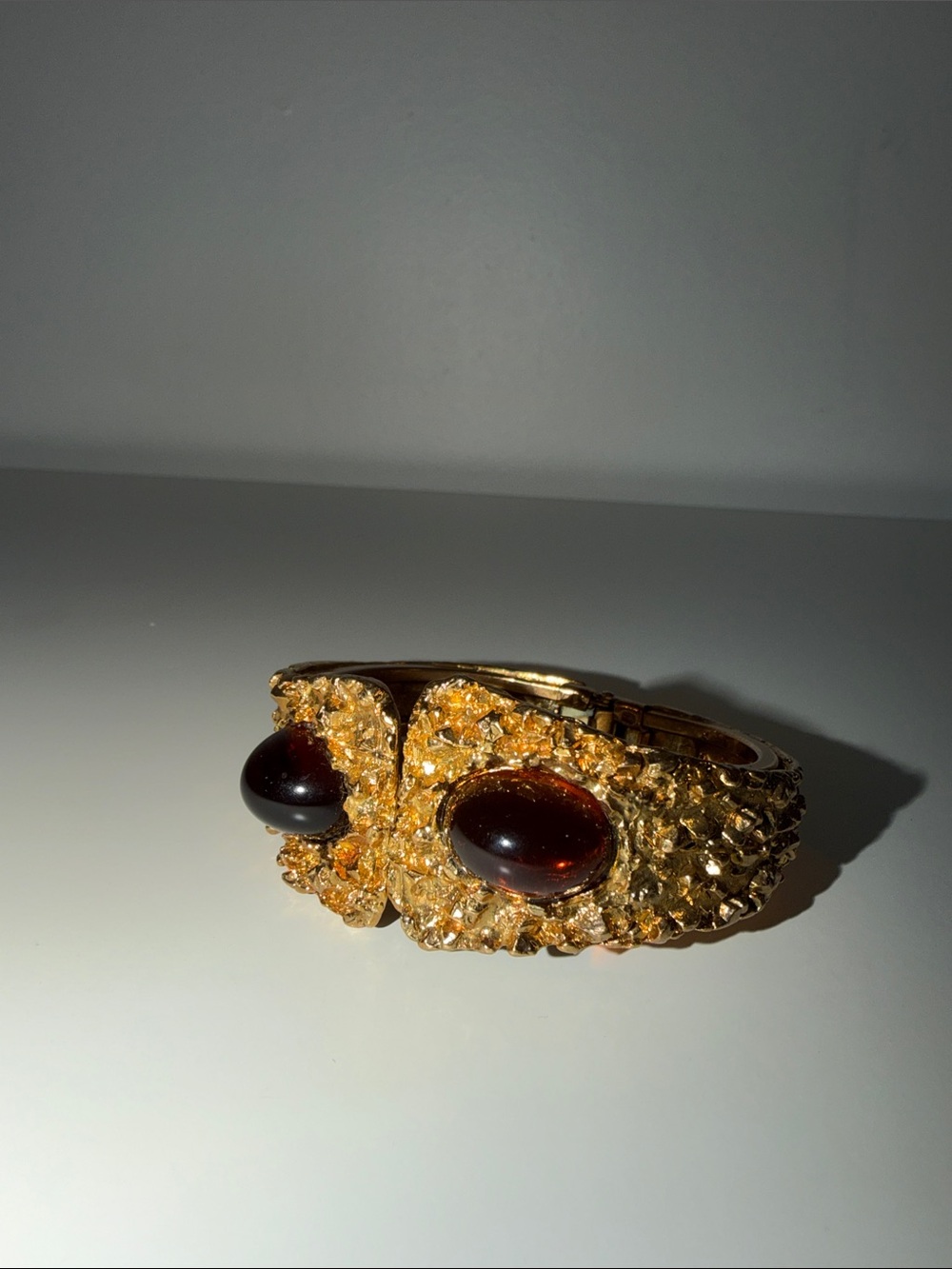 Stunning Vintage Gold-Tone Nugget & Garnet Or Amber Stone Chunky Hinge Bracelet - Picture 3 of 10